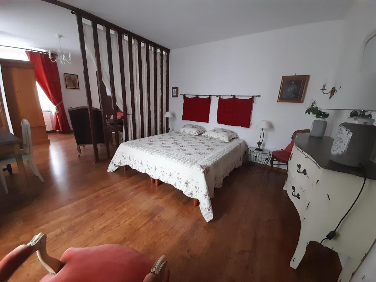 La maison de Maria Saint-Beauzire  Extérieur photo
